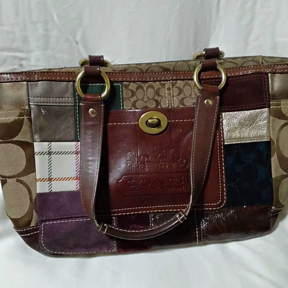 Vintage coach holiday patchwork gallery tote 2007 zip closure